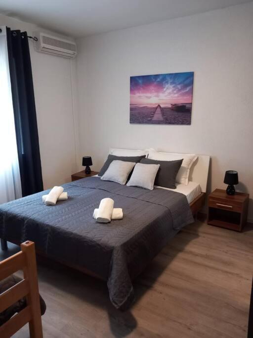 Apartment Dora-100M From The Central Beach Makarska Kültér fotó