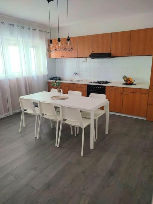 Apartment Dora-100M From The Central Beach Makarska Kültér fotó