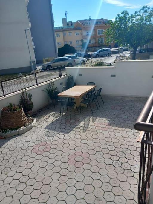 Apartment Dora-100M From The Central Beach Makarska Kültér fotó