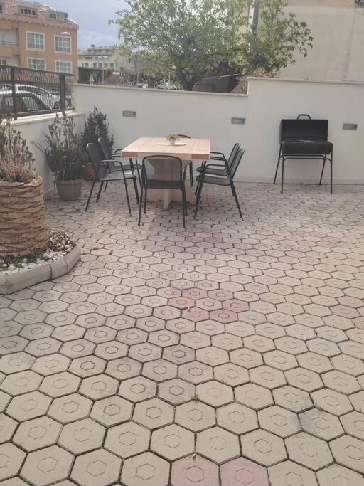 Apartment Dora-100M From The Central Beach Makarska Kültér fotó