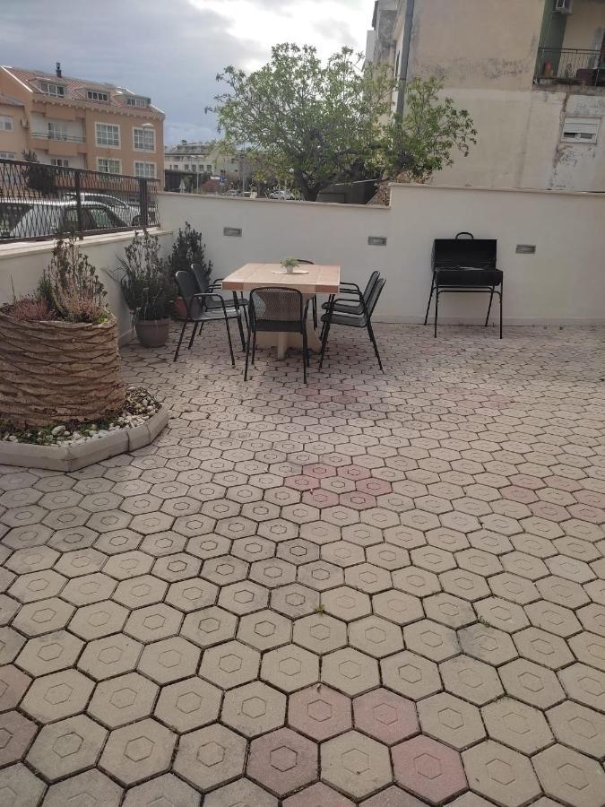 Apartment Dora-100M From The Central Beach Makarska Kültér fotó