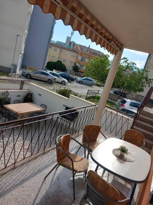 Apartment Dora-100M From The Central Beach Makarska Kültér fotó